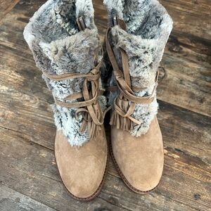 Johnston & Murphy Tan and Gray Wedge Booties Sz 10